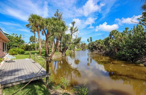 Tradewinds Condo | West End Paradise Unit Coral 4 - One bedroom efficiency suite