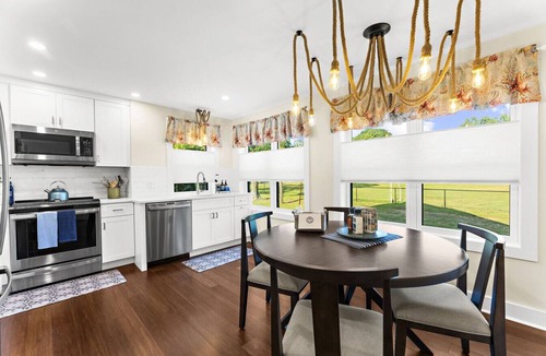 Stonington Apartment | Whaler`s Rest: Family, Pets, Walk to Beach