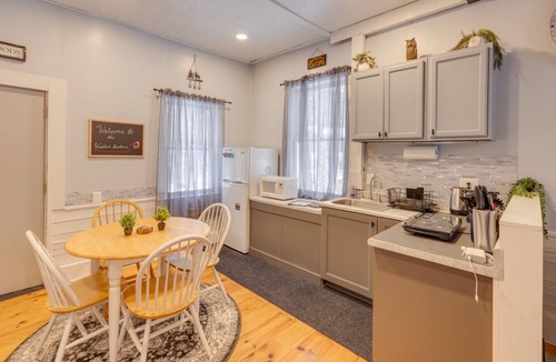 Carroll House | White Mtn Escape - Sleep 4 w/outdoor firepit