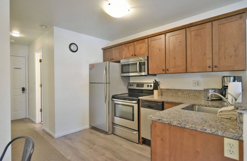 Four O'Clock Condo | Wildwood Suites Bighorn Condo: Ski-in, Downtown Breck