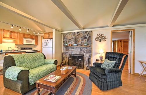 Isle La Motte House | 'Willow Point' ~ Lake Champlain House w/2 Kayaks!