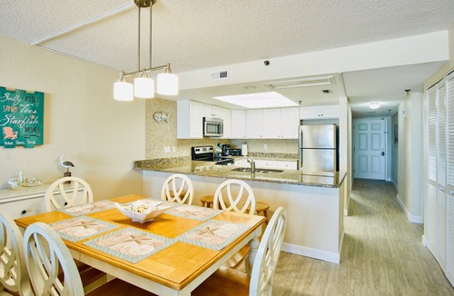 Indian Shores Condo | 🏖🏝Winter SPECIALS minivans at airports to use