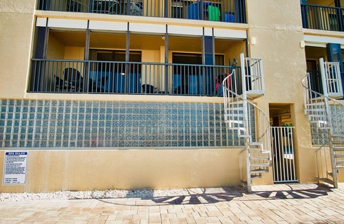 Indian Shores Condo | 🏖🏝Winter SPECIALS minivans at airports to use