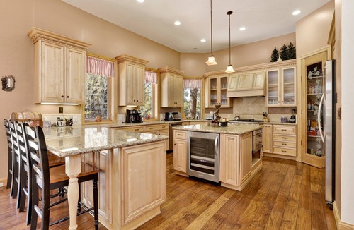 Big Bear Lake Cabin | Wolf Creek Castle #2202