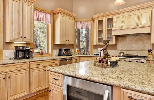 Big Bear Lake Cabin | Wolf Creek Castle #2202