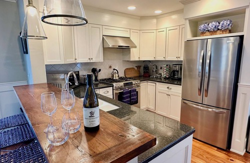 Nantucket House | “You've Got Whale" - Cul-de-Sac, Top-Rated, AC, Patio, Fire pit, Bike Path