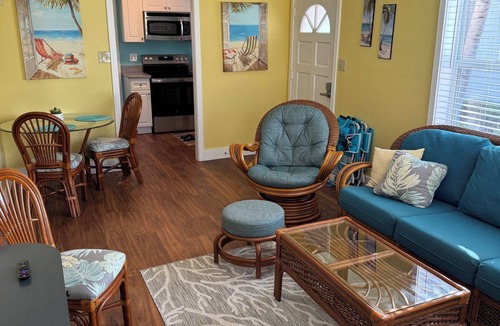 Treasure Island Cottage | Your Beach Cottage Getaway! 'Come and enjoy our sand and sunsets '