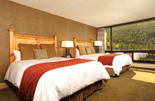 Lakeside Village Cabin | Your Mountain Escape | Warm + Cozy Lodge Room