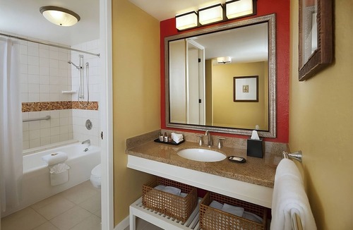 Keauhou Hotel | Your Perfect Hawaiian Getaway! 3 Modern Units, Oceanfront, On-site Restaurant!
