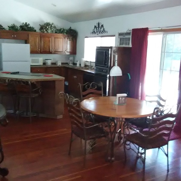 Nestled Between Sequoia Nat'l Park & Lake Kaweah - Riverfront 3 Acre Estate