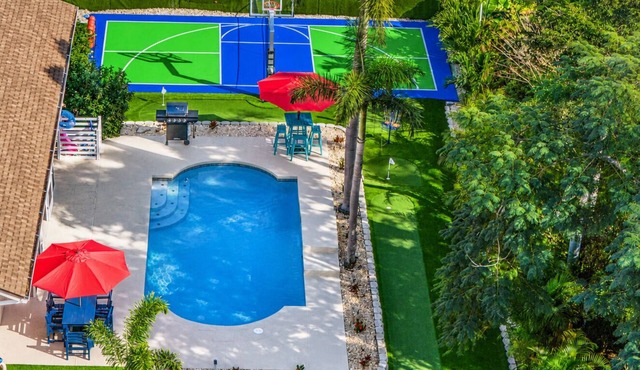 10min to the beach, Pickleball, Mini Golf, Disc Golf, Heated Pool, Game Room
