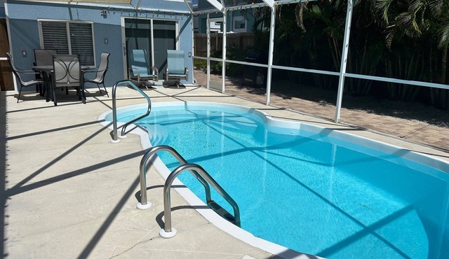 140 Primo Dr Waterfront House, Htd Pool, Dock, Walk To Times Square 2 Bed 2 Bath