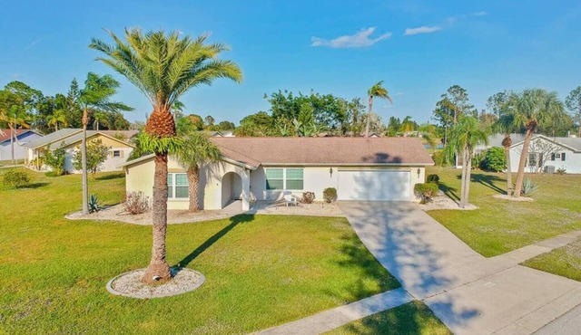 2 Bedroom Home -Community Pool Short Drive -Beach