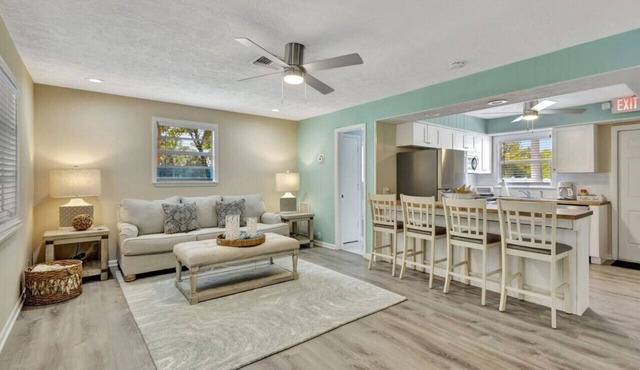 2 bedroom tropical pool home