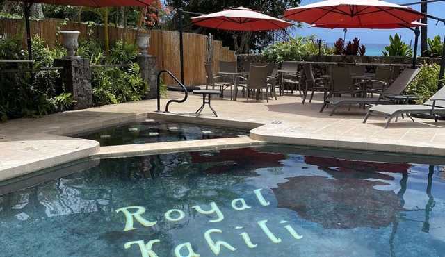 2 bedrooms, 2 bathrooms - Across street from beach and close to Kailua Village