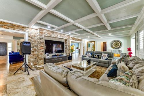 2 Private Pools! 2-Acre Retreat Near Dtwn Sarasota