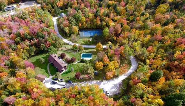 2 Units (25 people) @ Smugglers Fam-style Chalets - 5 Min walk to the Resort