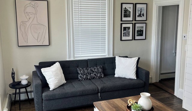 2BR. Free Parking. 7 Min to Federal Hill- APT 1