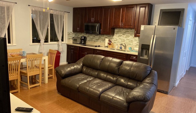3bedrm/2bath,near shopping center,freeway