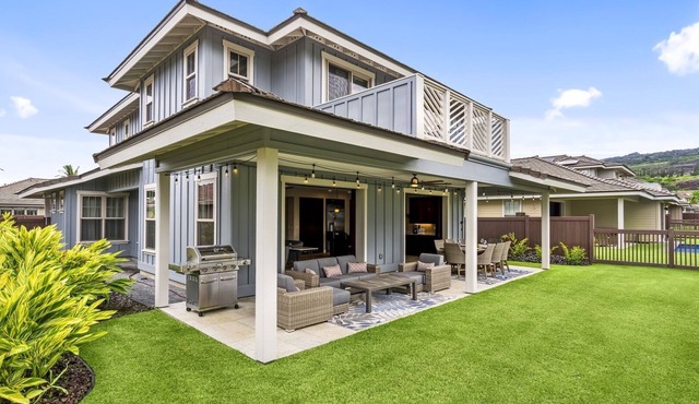 4 bedroom/3 bath luxury home with A/C, steps to community pool, oceanview