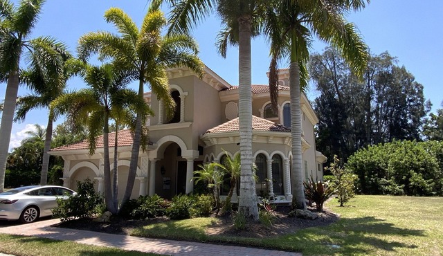 4 bedroom, 6 bath, 10 min from Siesta Beach