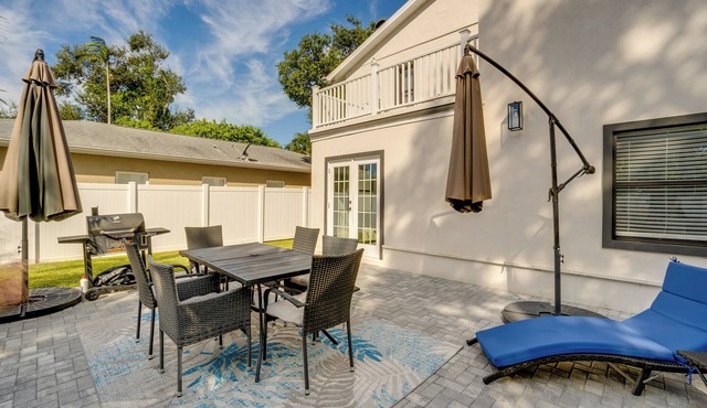 4 Mi to Siesta Key: Family Getaway w/Balcony