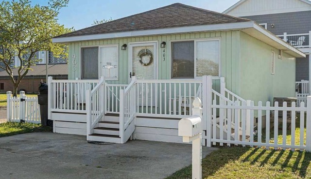 403 Carribbean | 2BR 1BA Bayside Beach Bungalow