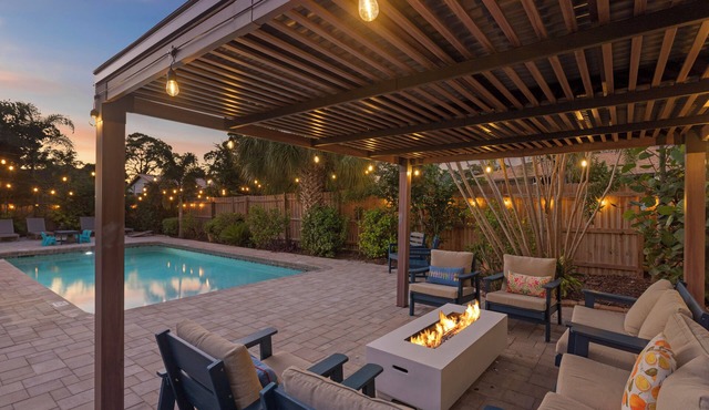 🏝 4BR Tropical Oasis w/Heated Pool + Game Room + 10 Min to Anna Maria and IMG