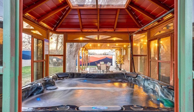 5BR HotTub+Game Room| Red Rocks | Denver| Old Town