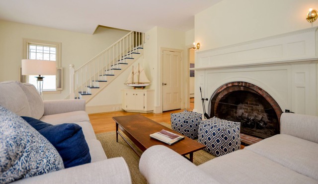6 Bedroom With Access to Silvershell Beach