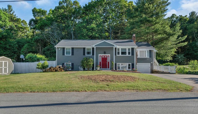 8 Min to Gillette, Private Floor, 2BR + Lounge, 2 Parking, World Cup 2026