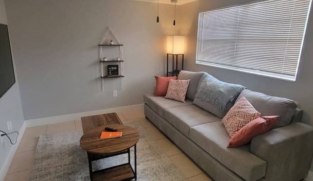 9606 Unit A · Bohemian 1 bedroom minutes from Busch Gardens