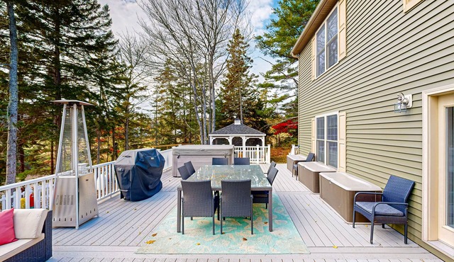 Adventure-Filled Coastal Retreat with Pirate Ship Play, Hot Tub, and Oceanfront
