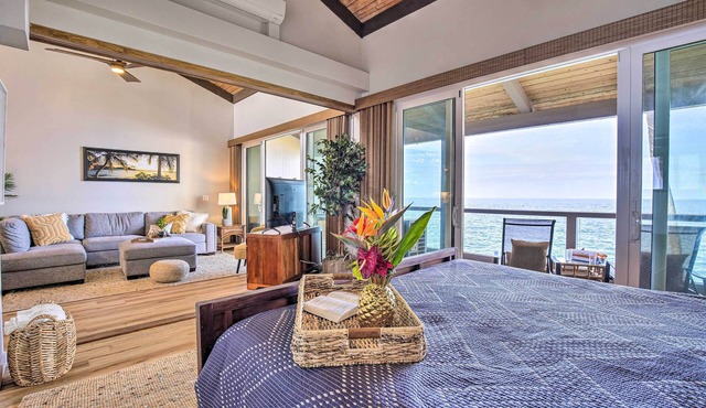 Airy Oceanfront Kailua-kona Gem w/Community Pool