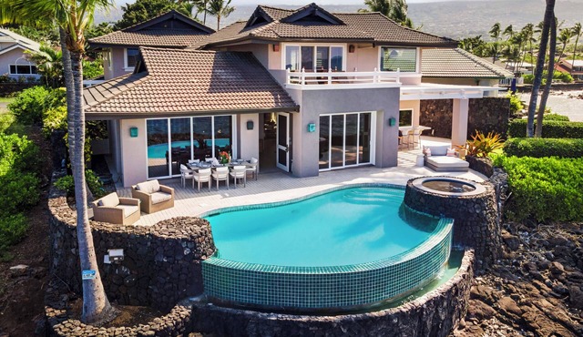 Ali'i Point #9: Lavish Oceanfront Home w/Pool & Spa- Relax & Watch the Waves