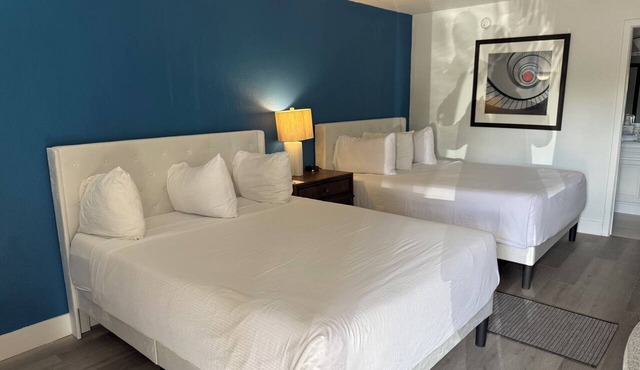 All-New, Ground-Floor, Huge Pool, Tiki Bar & Grill