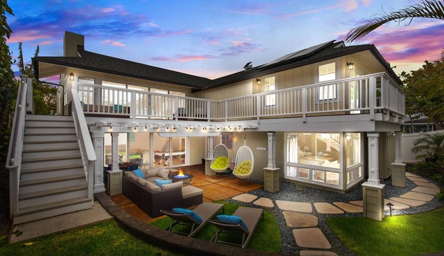 ★ Amazing ★ Kailua Bliss Beach House ★ Pool! Game Room! 1 House from the Beach
