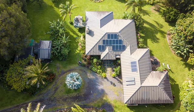Amazing VIEWS, Spacious, Farmstead Living, Hosts with Aloha
