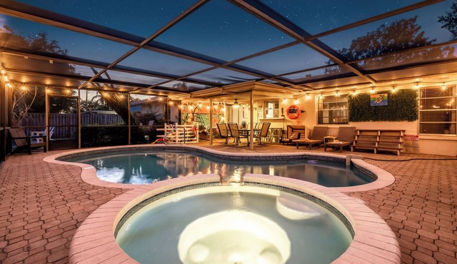 AMI Escape in 10 Min! Pool, Spa, Firepit & Game Room – Pet Friendly