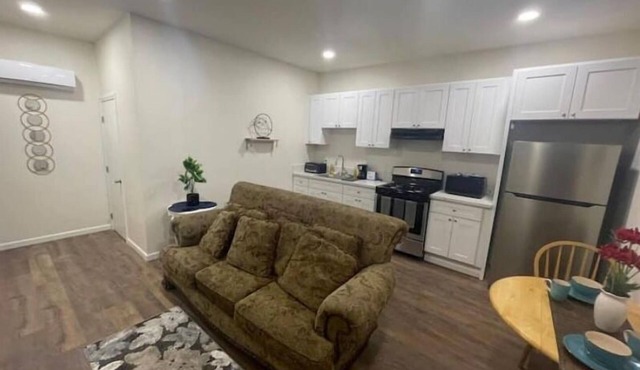 Awesome Penny 2 Beds, 1 Bath Family Home in Riverside CA.