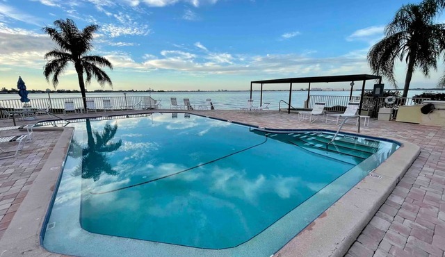 Bahia Del Mar Isla Del Sol Waterfront Pool 2/2