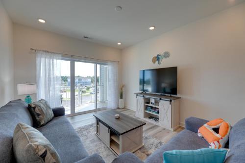 Bayfront Condo w/Pool Access, Near Rehoboth Beach