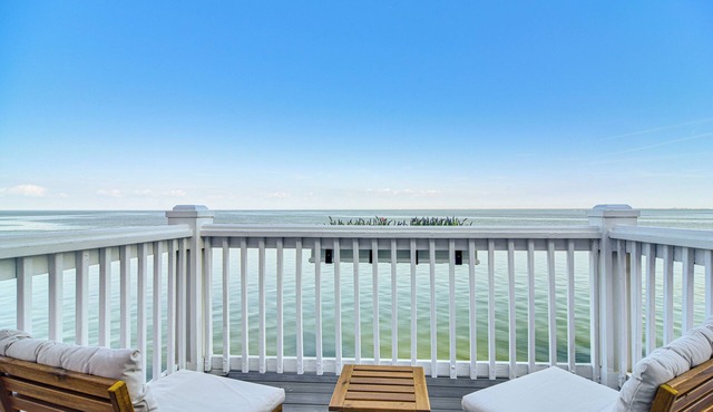 Bayfront Views! Luxe Home 4 Mi to Downtown St Pete