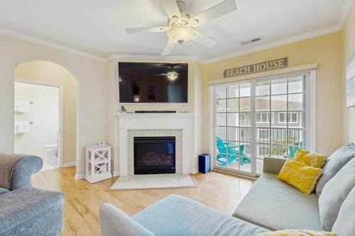 Bayside Resort -31568 Winterberry Pkwy. #305