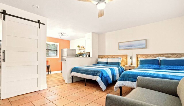 🌞 BBR #2, Steps to the Beach, Heated Pool w/Full Kitchen & 3 Beds!