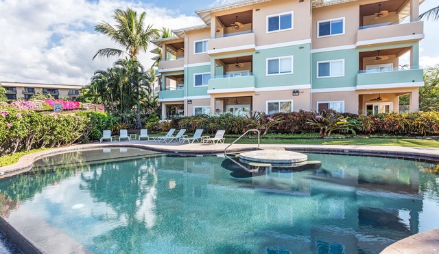 Beach Front Ocean View Top Floor Luxury Penthouse!