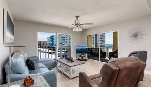 Beachfront, Great Views, Heated Pool, King Bed, Balcony - 301