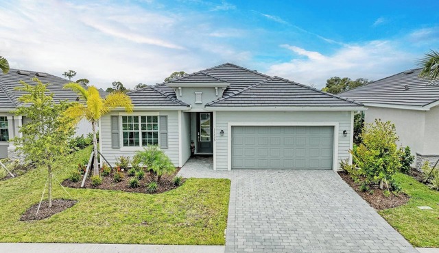 Beautiful 3-Bedroom Home with Pool in Venice, FL – Ideal Vacation Getaway!