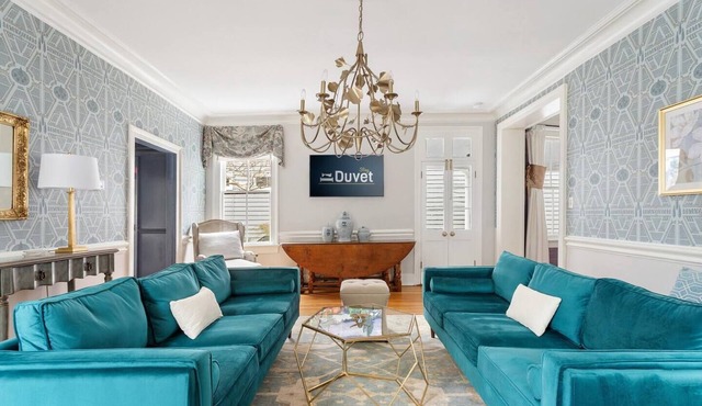 Bee & Blossom | Historic Charm