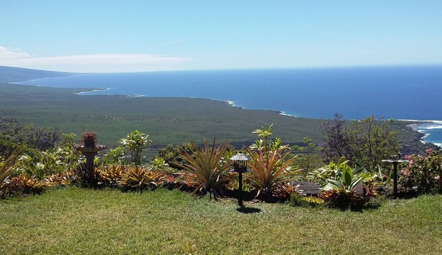 Belle Vue Kona B&B Orchid Suite - Breathtaking Views and Island Comfort